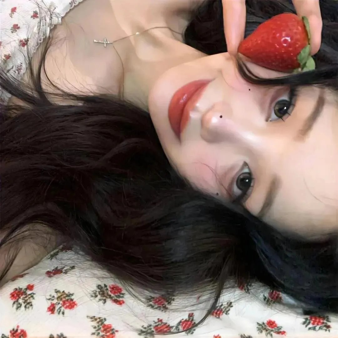 公寓里的两个女人